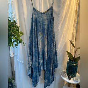 Tie dyed handkerchief dress. She’s a looker!